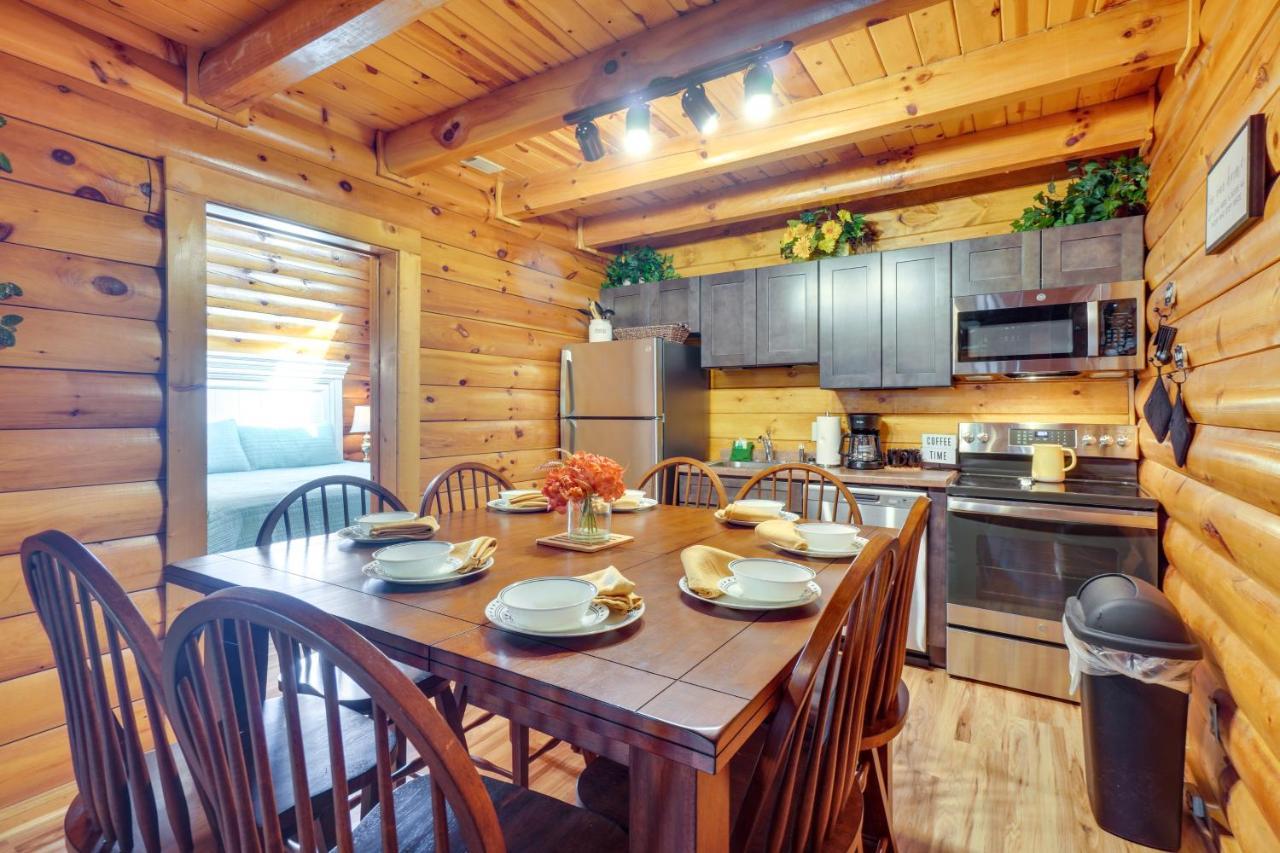 Lovely Gatlinburg Cabin With Private Hot Tub! Exteriör bild