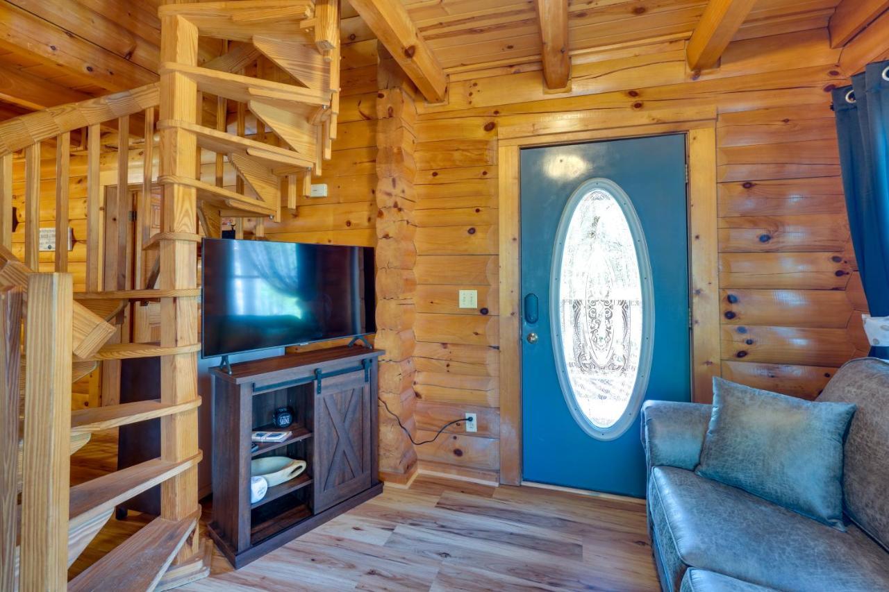 Lovely Gatlinburg Cabin With Private Hot Tub! Exteriör bild