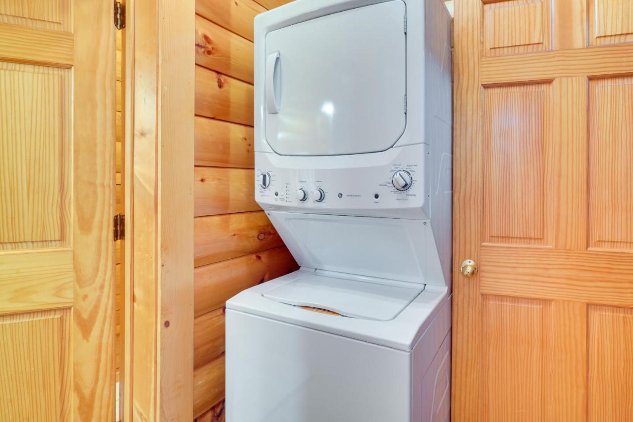 Lovely Gatlinburg Cabin With Private Hot Tub! Exteriör bild